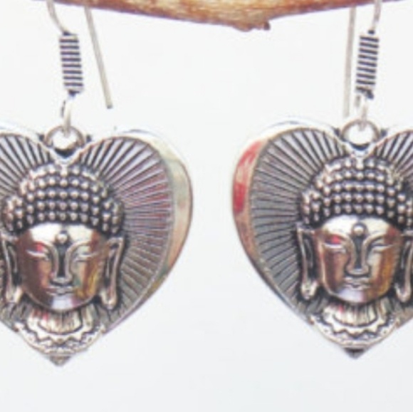 New Buddha Heart Shaped Silver Earrings. - Picture 4 of 4